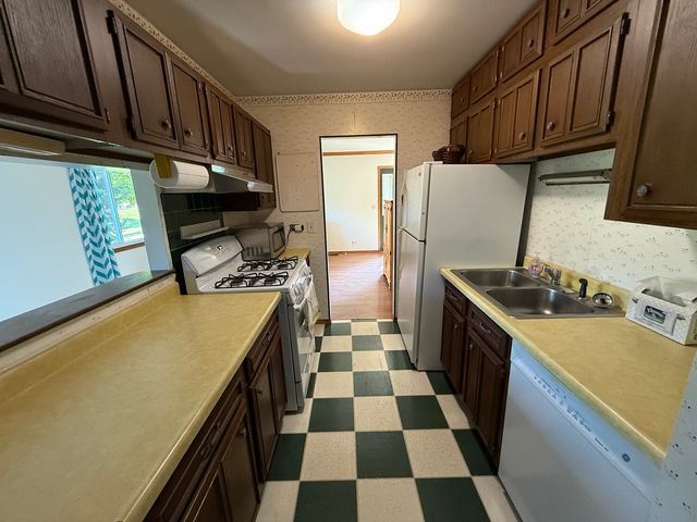 550 Sundance Drive, Bolingbrook, IL 60440