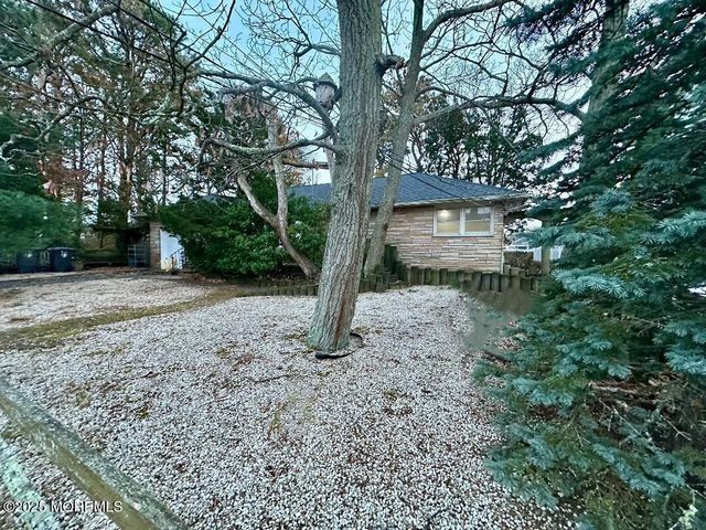 297 Cambourne Drive, Toms River, NJ 08753