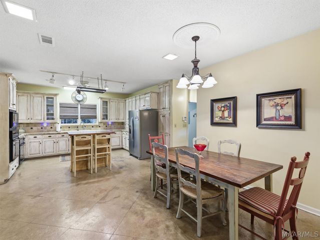 6606 Hollis Drive, Montgomery, AL 36117