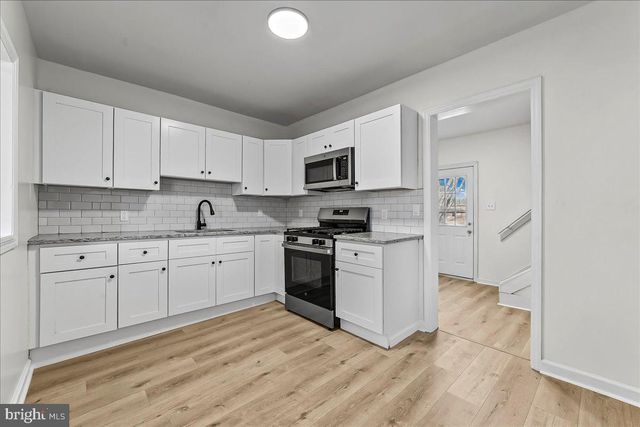 242 SENECA ST, Essington, PA 19029