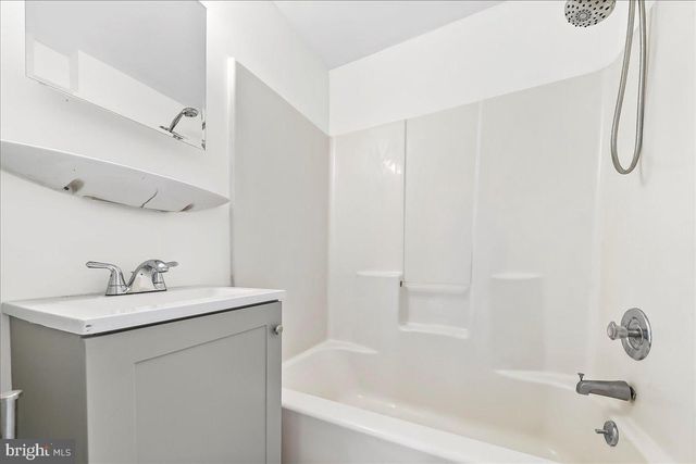 242 SENECA ST, Essington, PA 19029