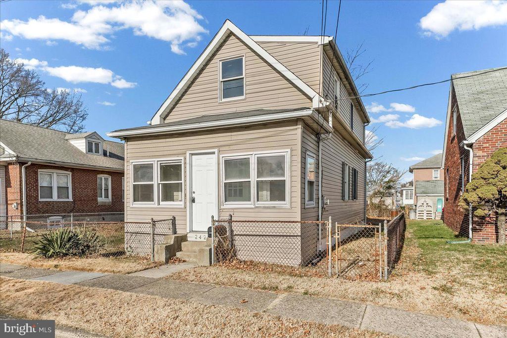 242 SENECA ST, Essington, PA 19029