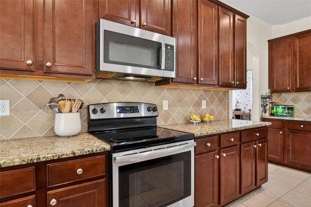 3935 SUNSET LAKE DRIVE, Lakeland, FL 33810