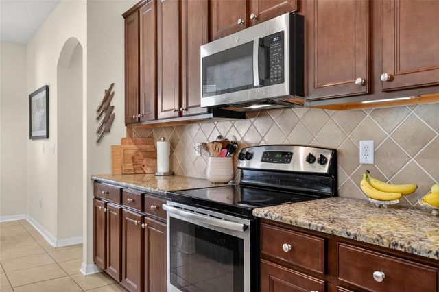 3935 SUNSET LAKE DRIVE, Lakeland, FL 33810