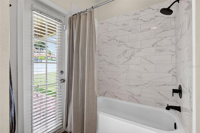 3935 SUNSET LAKE DRIVE, Lakeland, FL 33810