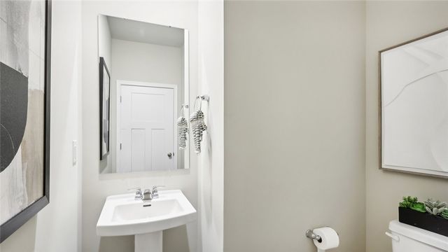 422 Curtis Ct., New Stanton, PA 15639