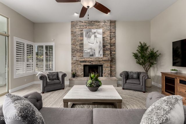 103 W VISTA Avenue, Phoenix, AZ 85021