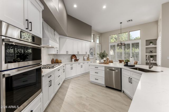 103 W VISTA Avenue, Phoenix, AZ 85021