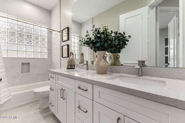 103 W VISTA Avenue, Phoenix, AZ 85021