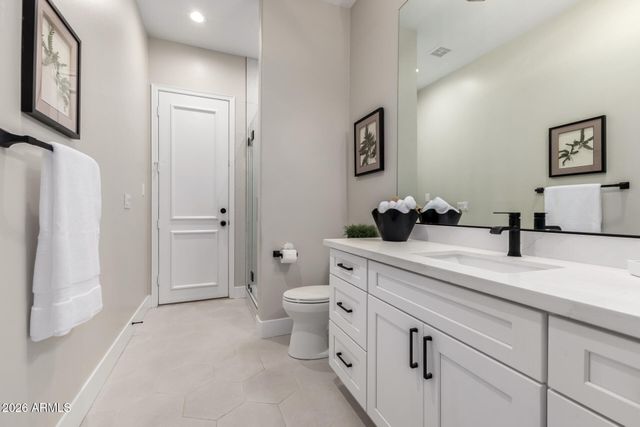 103 W VISTA Avenue, Phoenix, AZ 85021