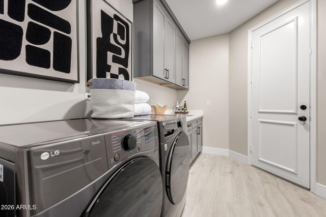 103 W VISTA Avenue, Phoenix, AZ 85021