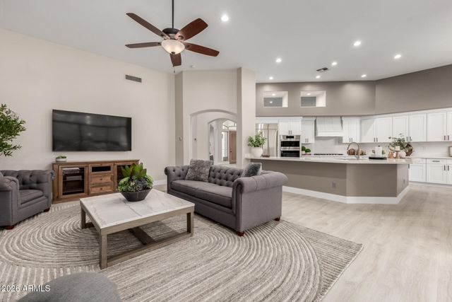 103 W VISTA Avenue, Phoenix, AZ 85021