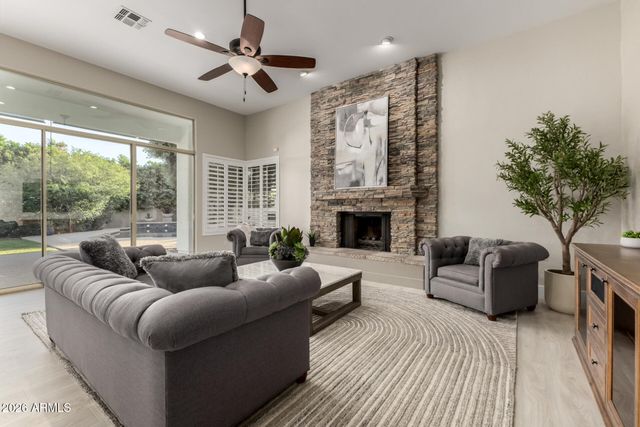 103 W VISTA Avenue, Phoenix, AZ 85021