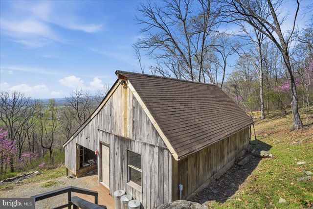 19897 FOREST HILL LN, Bluemont, VA 20135