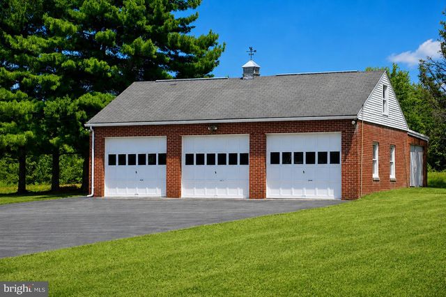 62 W HANOVER ST, Gettysburg, PA 17325