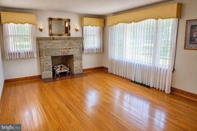 62 W HANOVER ST, Gettysburg, PA 17325