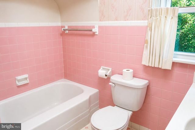 62 W HANOVER ST, Gettysburg, PA 17325