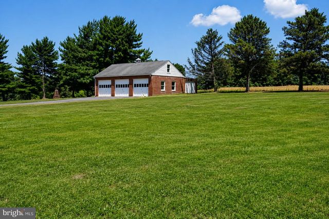 62 W HANOVER ST, Gettysburg, PA 17325