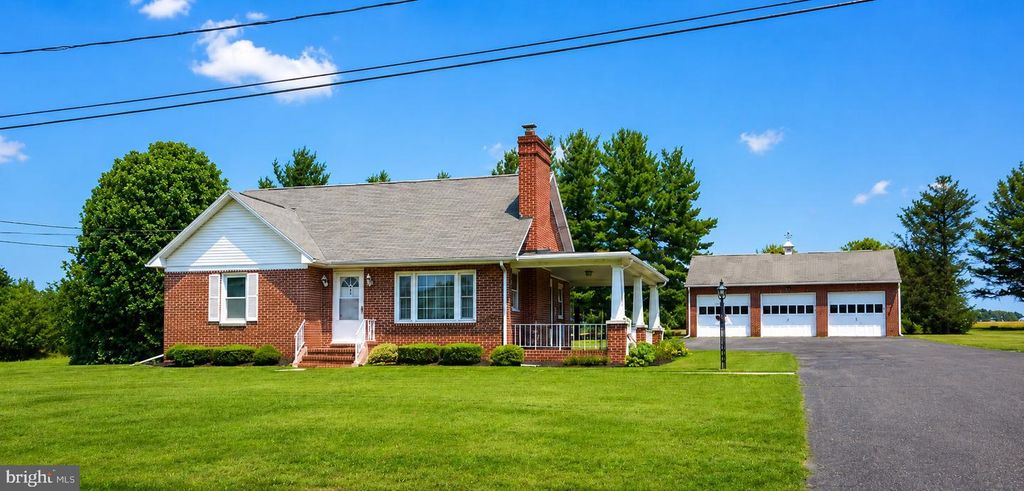 62 W HANOVER ST, Gettysburg, PA 17325