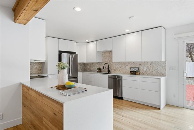 6869 S BROOKHILL DR, Salt Lake City, UT 84121