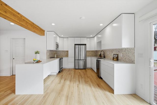 6869 S BROOKHILL DR, Salt Lake City, UT 84121