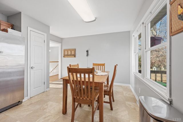 5949 Village Lane, Roanoke, VA 24019