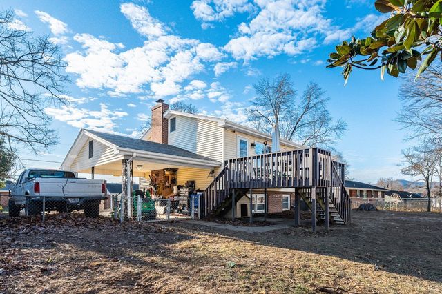 5949 Village Lane, Roanoke, VA 24019