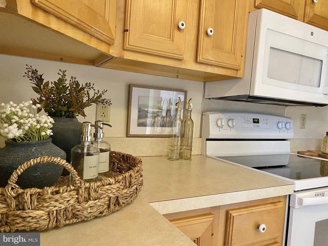 19 SPRINGHOUSE DR, Myerstown, PA 17067