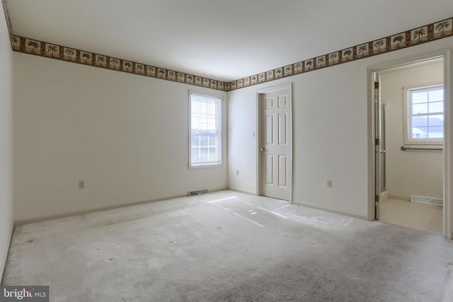 19 SPRINGHOUSE DR, Myerstown, PA 17067