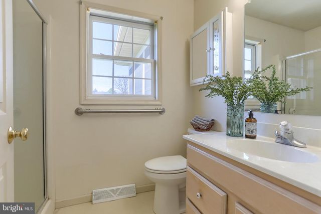 19 SPRINGHOUSE DR, Myerstown, PA 17067