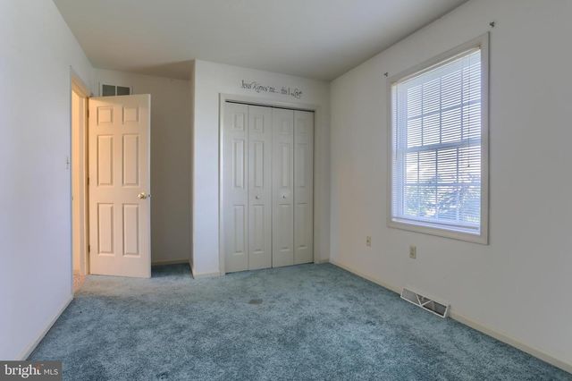 19 SPRINGHOUSE DR, Myerstown, PA 17067