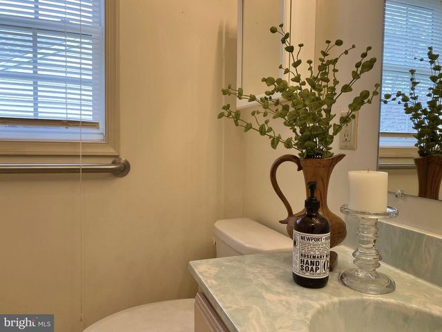 19 SPRINGHOUSE DR, Myerstown, PA 17067