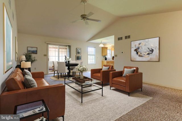 19 SPRINGHOUSE DR, Myerstown, PA 17067