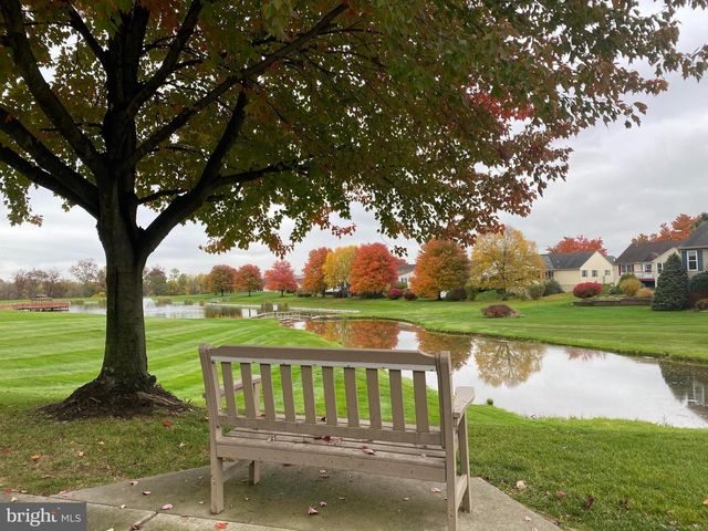 19 SPRINGHOUSE DR, Myerstown, PA 17067