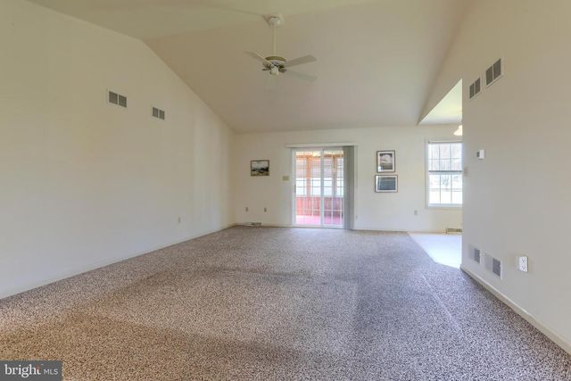 19 SPRINGHOUSE DR, Myerstown, PA 17067