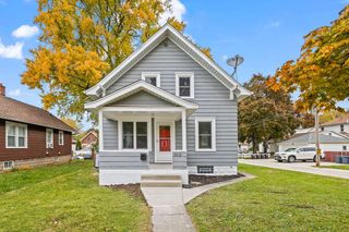 312 W Wabash AVENUE, Waukesha, WI 53186