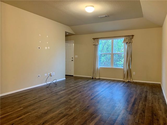 7851 Bridgegate Avenue, Springdale, AR 72762