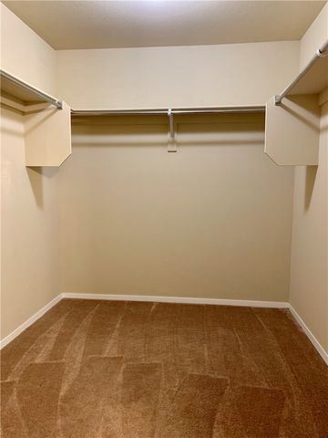 7851 Bridgegate Avenue, Springdale, AR 72762