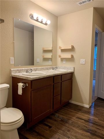 7851 Bridgegate Avenue, Springdale, AR 72762