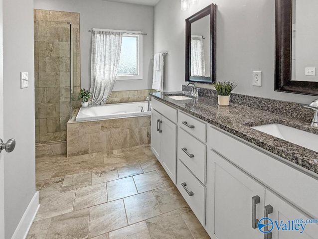 22584 Big Oak Drive, Athens, AL 35613