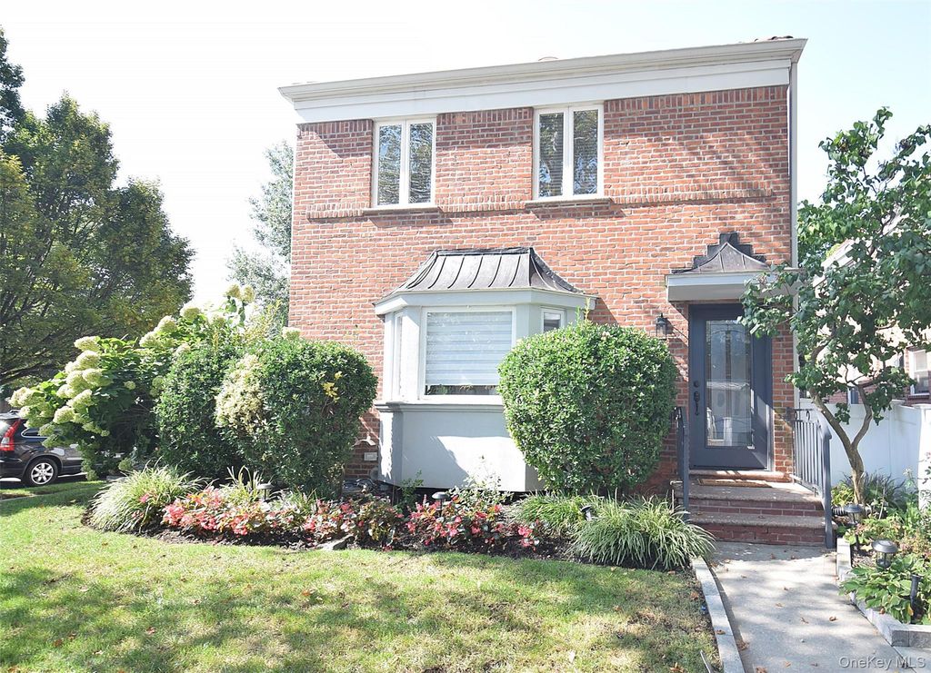 7376 197th Street, Fresh Meadows, NY 11366