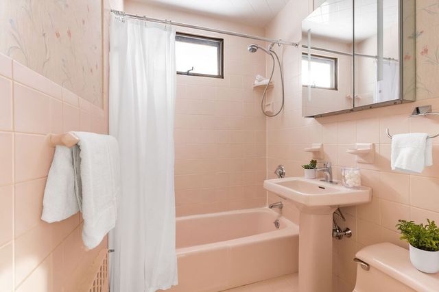 31 Birds Hill Ave, Needham, MA 02492