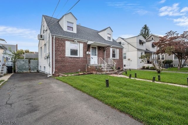 21 Center St, Belleville Twp., NJ 07109