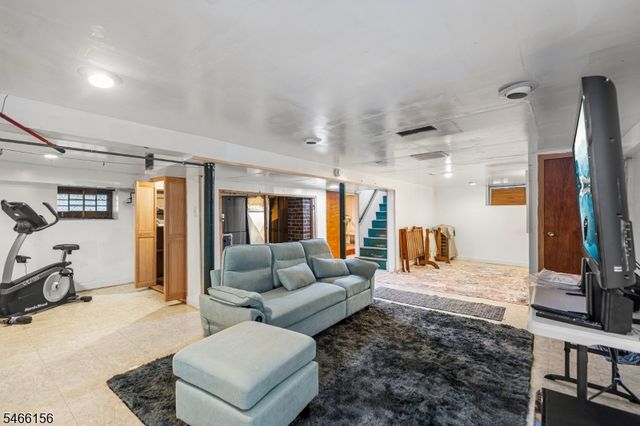 21 Center St, Belleville Twp., NJ 07109