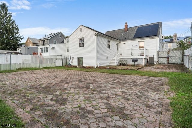 21 Center St, Belleville Twp., NJ 07109