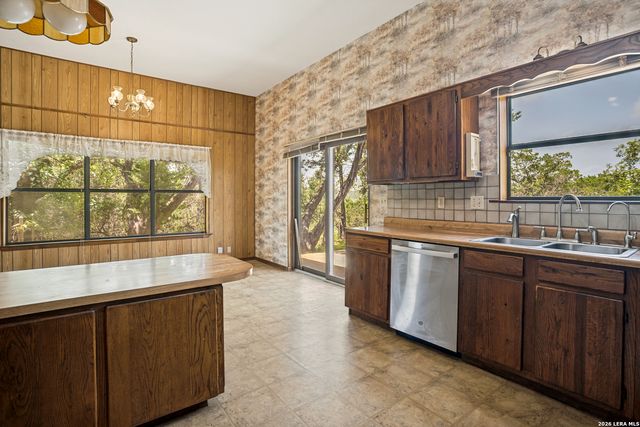 405 Lake Side, Boerne, TX 78006