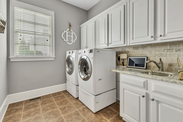 12 Medalist Ct, Brentwood, TN 37027