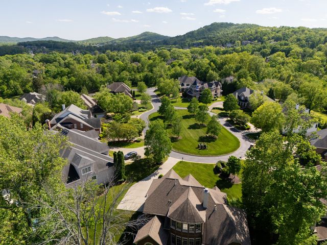 12 Medalist Ct, Brentwood, TN 37027