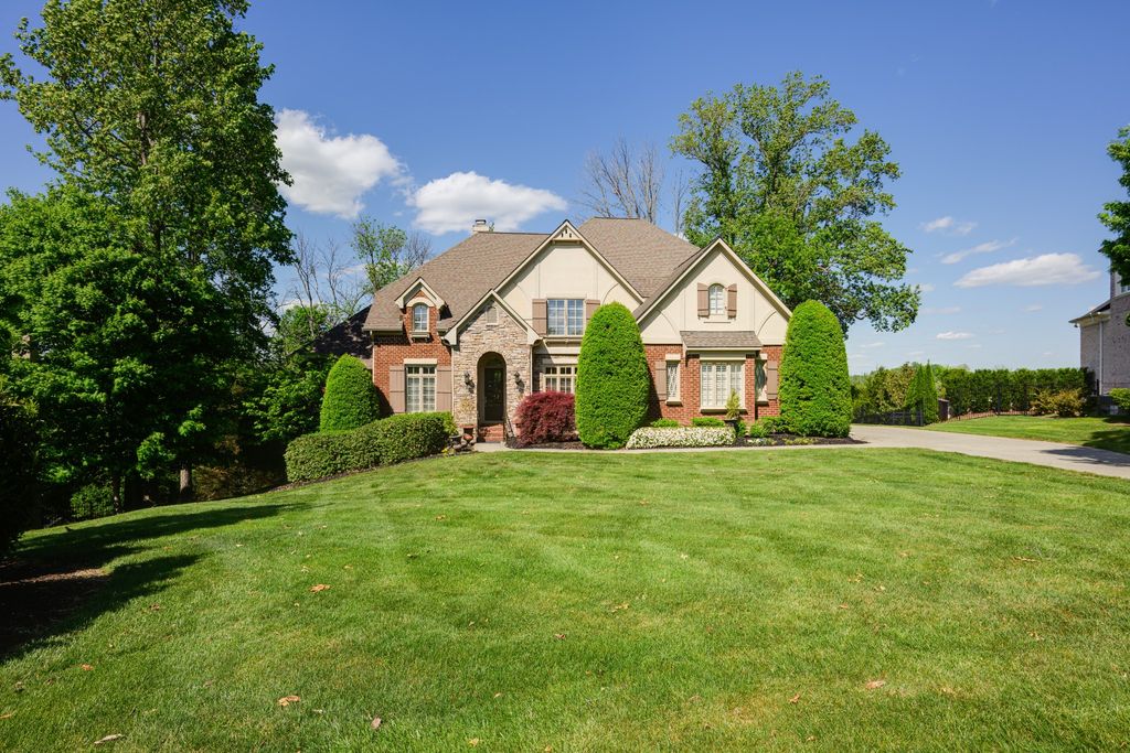 12 Medalist Ct, Brentwood, TN 37027