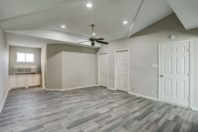 9814 Airways Lane, Galveston, TX 77554